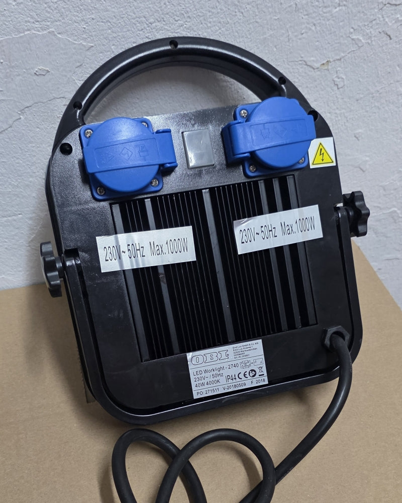 OBI Baustrahler LED (2800lm, 40W, mit 2 Steckdosen)