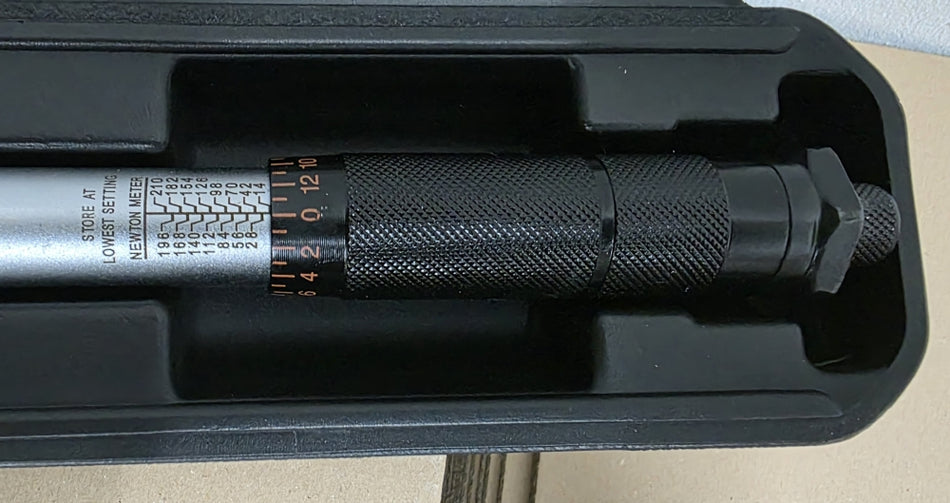 Drehmomentschlüssel mit Knarre 1/2" (42-210Nm) mit Verlängerung und 3/8" Reduzierstück