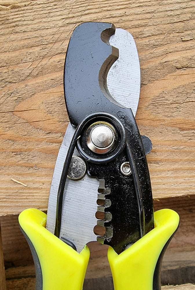 BEAST Kabelschneider / Abisolierzange (200mm)