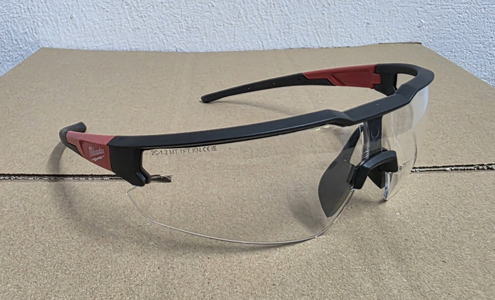 MILWAUKEE Schutzbrille (transparent, kratzfest & beschlagfrei) 4932478763
