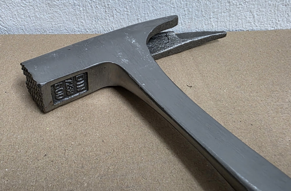 BEAST Zimmermannshammer 600g (mit Magnethalter, geschmiedet, 2K Griff)