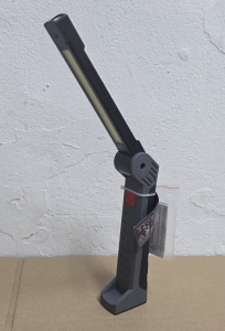 LUX-Arbeitsleuchte-LED-klappbar-300-Lumen-USB-C-aufladbar