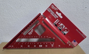 MILWAUKEE-Anschlagwinkeldreieck-metrisch-18-cm