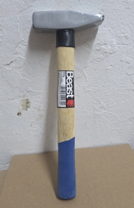 BEAST-Schlosserhammer-mit-Holzstiel-600g