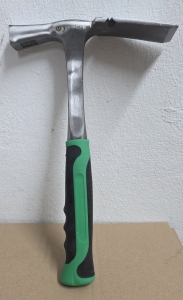 Berliner-Maurerhammer-600g-geschmiedet-2K-Griff