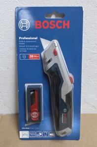 BOSCH-Professional-Universalmesser-mit-10-Ersatzklingen