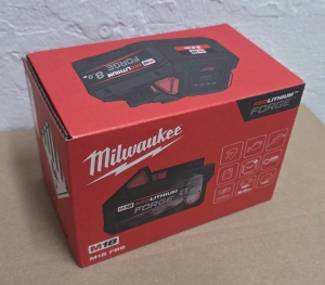 MILWAUKEE-M18-Akku-Forge-FB8-18V--80Ah-4932492131