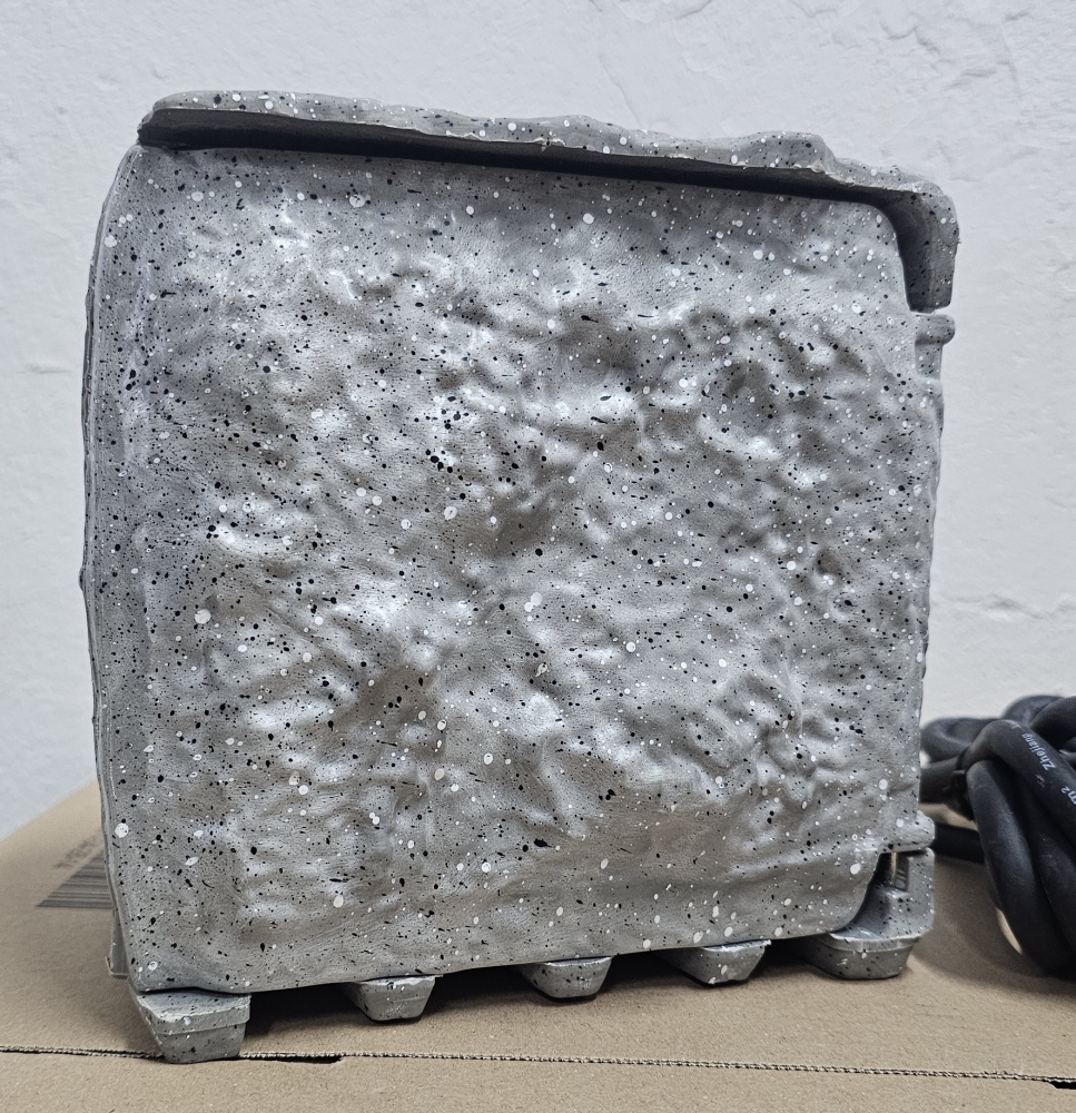 Bild 1 von Außensteckdose in Steinoptik (4-fach) IP44 [zum auswählen]  / (Art) Steinoptik (4 Steckdosen)