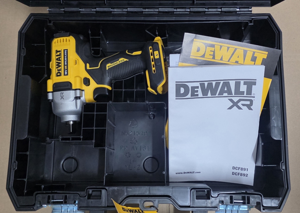 Bild 1 von DeWALT DCF892NT-XJ 18V XR Akku-Schlagschrauber (1/2