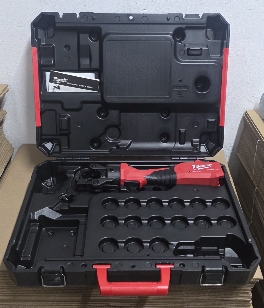 Bild 1 von MILWAUKEE M18 FORCE LOGIC Akku-Presswerkzeug 'ONEHCCT60-0C' (60 kN, ohne Akku)