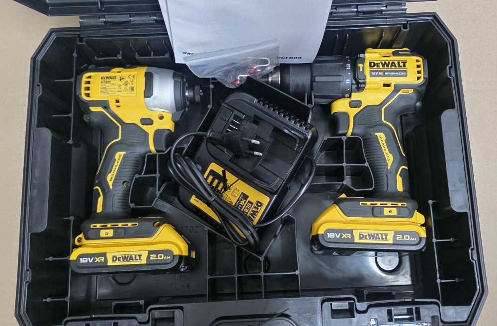 Bild 1 von DeWALT 18V XR Akku-Kombopack DCK2062D2T-QW (2-teilig, 2× 2,0 Ah, TSTAK)